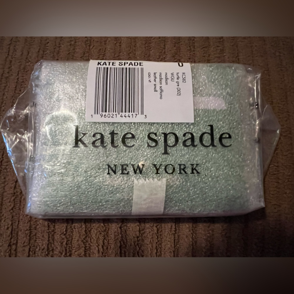 COPY - Kate Spade Madison Small Slim Card Holder new in packaging - Picture 2 of 3